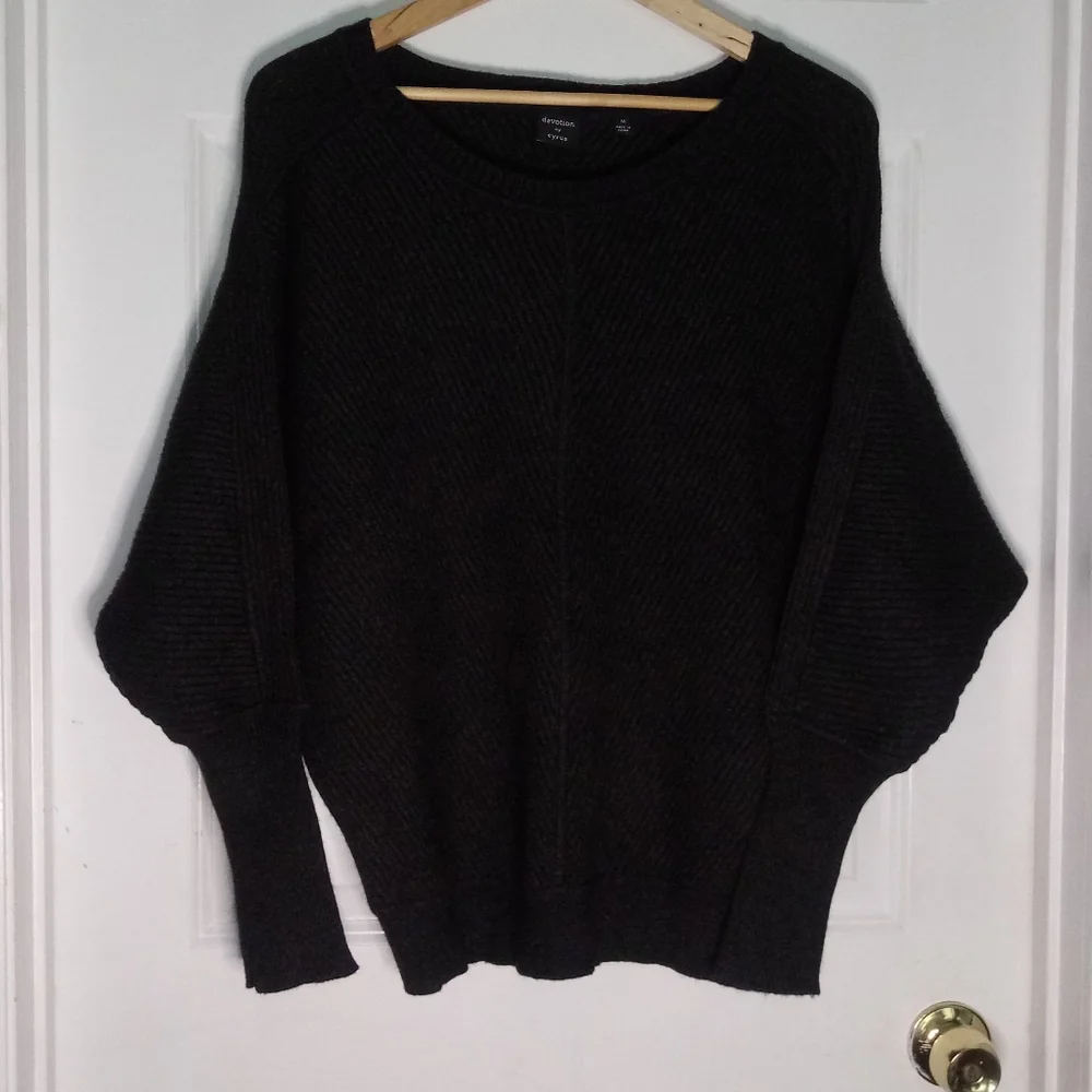 Devotion by Cyrus Dolman Sleeve Ribbed Sweater M